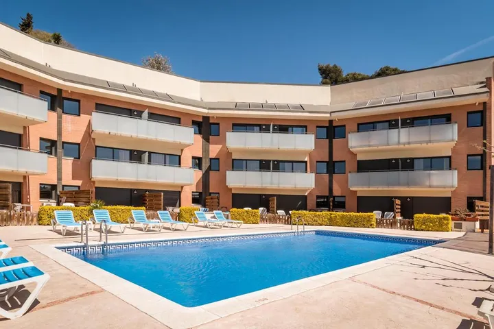 Apartamento de vacaciones para 2 personas, con jardín además de vistas y piscina - 1