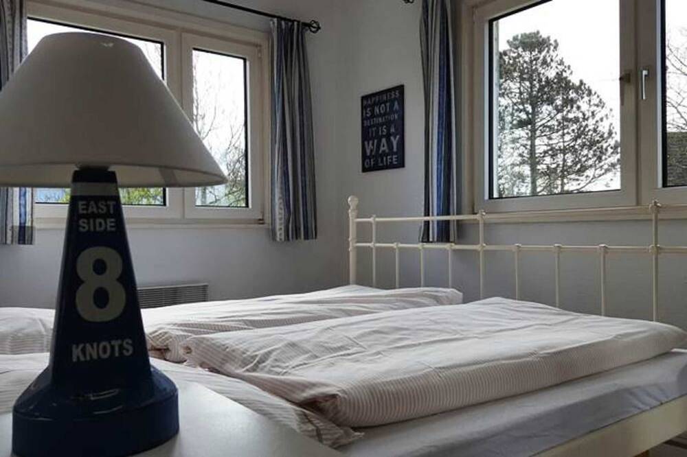 Strandhaus mit Kaminofen Bungalow in Goting, Föhr