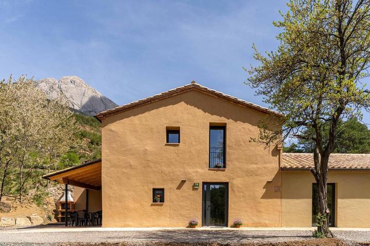 Casa rural para 7 personas, con Balcón y Terraza además de Jardín y Vistas en Berguedà - 4