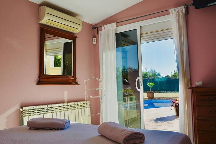 R88 Villa Vista Alegre in Segur de Calafell, Calafell