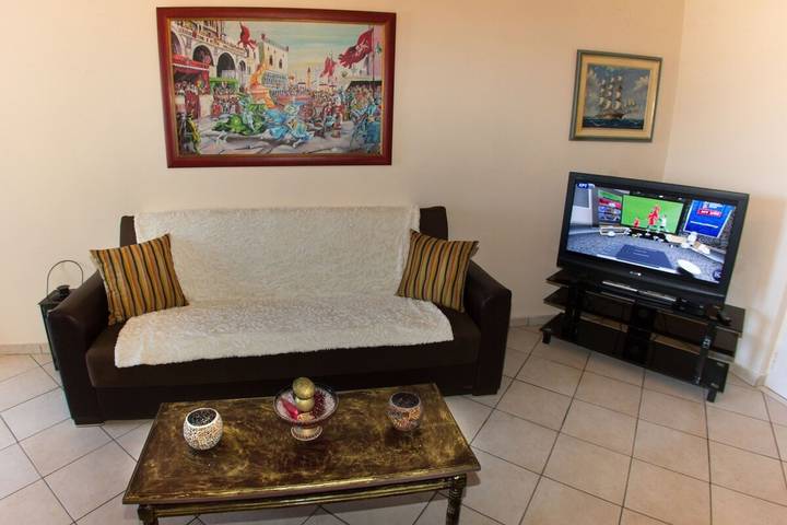 Gîte pour 5 personnes, avec balcon et jardin dans Amoudara - 2