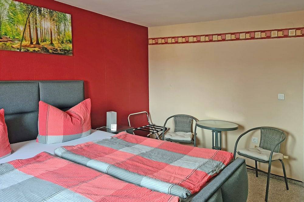 Ganze Wohnung, Gemütliche, geräumige Ferienwohnung in idyllischer Lage in Sprötau, Thüringer Kernland