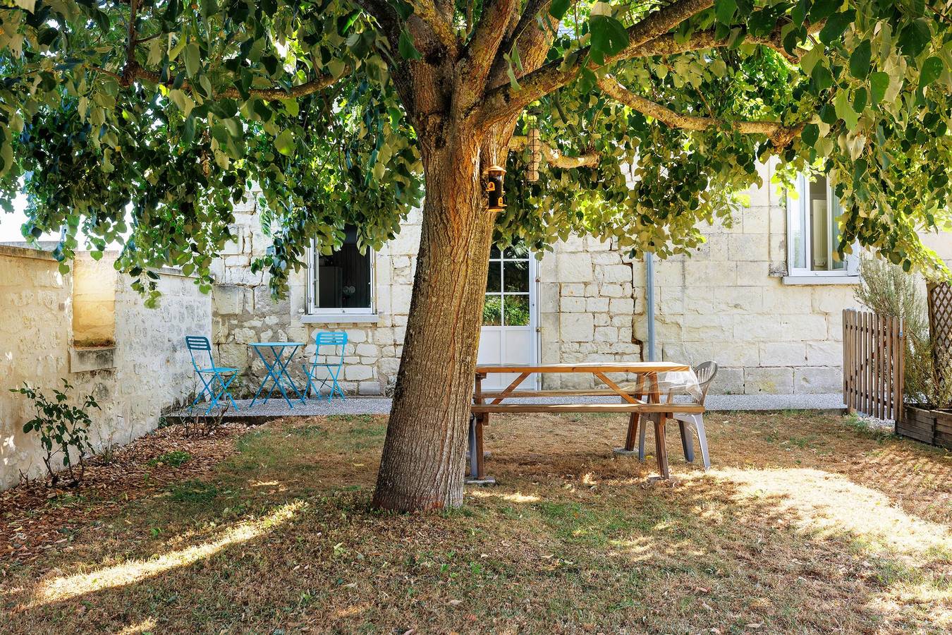 Casa vacacional «Gîte Chez Le Vigneron» con terraza privada, Wi-Fi y aire acondicionado in Savigny-en-Véron, Valle del Loira