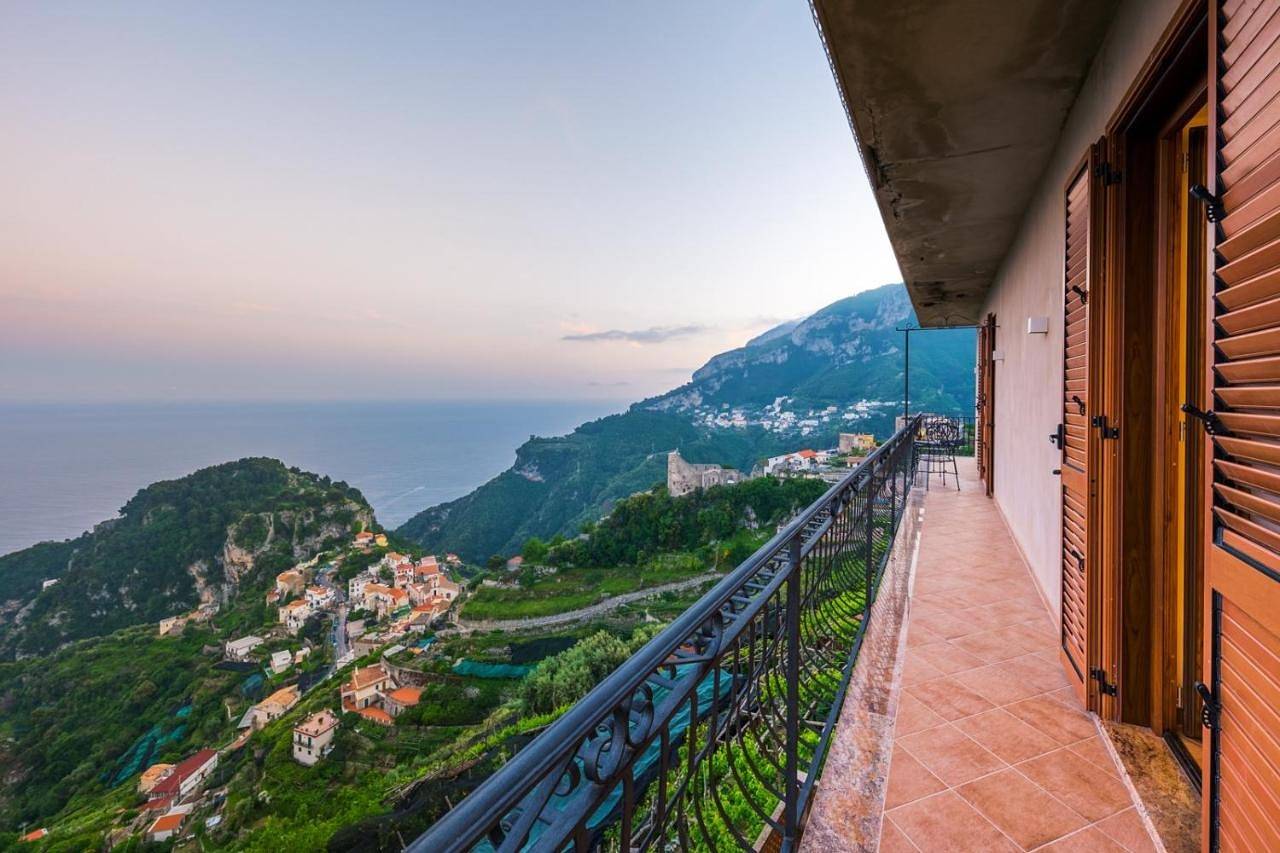 Appartamento intero, Three-Bedroom Apartment in Pontone, Scala