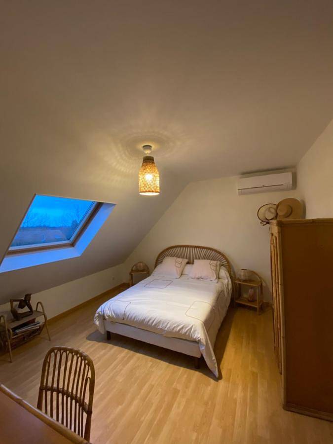 Gîte pour 2 personnes, avec Terrasse et Jardin à Montbizot