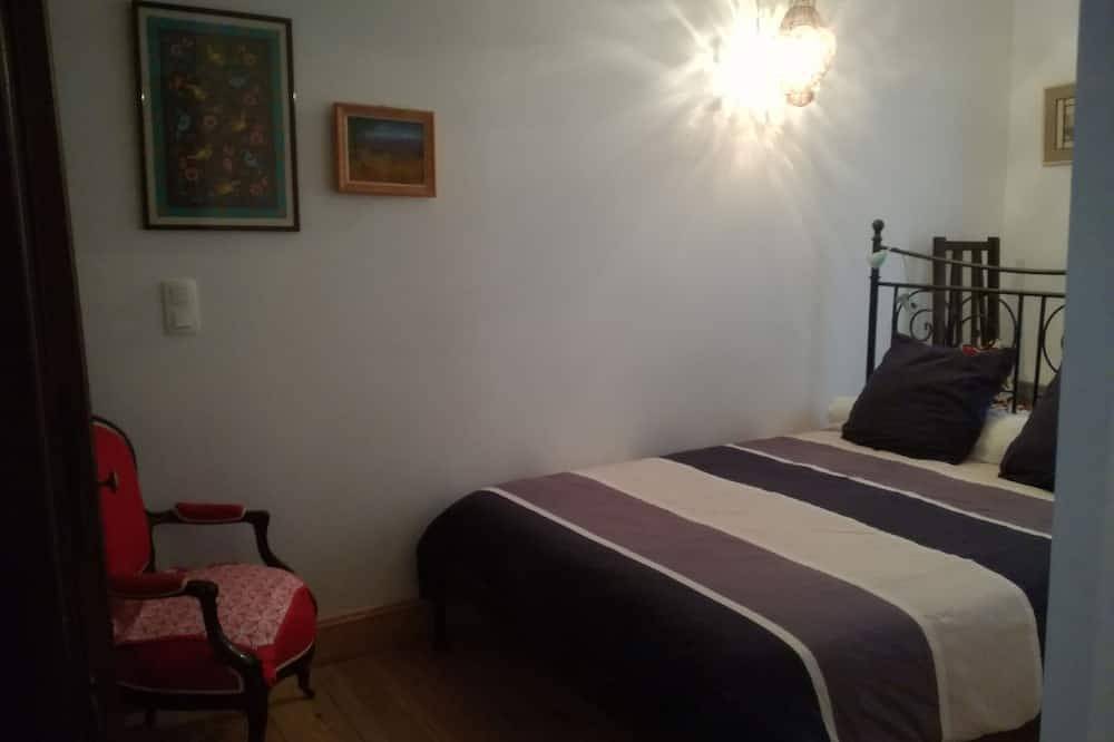 Apartamento entero, Atypical apartment + small courtyard, near Agen station and historic center in Agén, Región de Agen