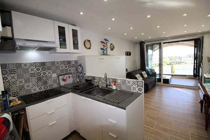 Gîte pour 2 personnes, avec piscine dans Port Cogolin - 4