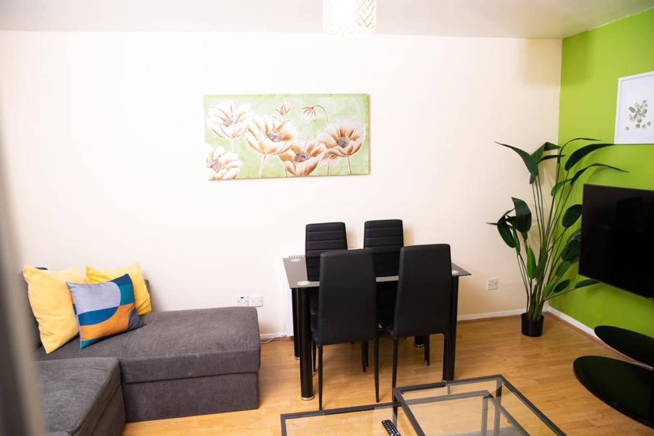 Ganze Ferienwohnung, 1 Bed Flat - Sleeps 4 - Parking - Wifi in London, Südostengland