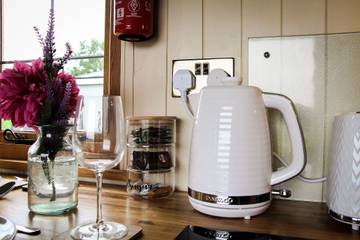 Glamping für 2 Personen in Powys, Wales, Bild 4