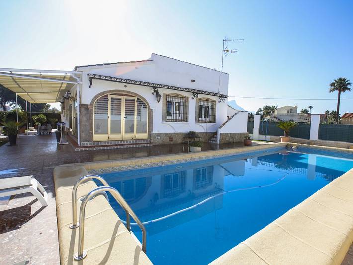 Villa méditerranéenne à Denia pour 7 pers. - Piscine privée, proche plage, climatisation, Wifi, parking in Almadrava, Costa Blanca