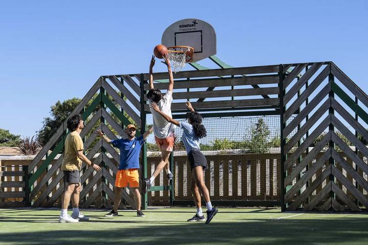 Camping für 4 Personen, mit Terrasse in Nouvelle-Aquitaine - 2
