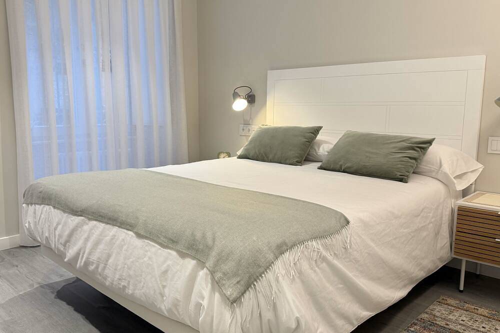 Entire apartment, Ourense Vello apartment, design in the center of the historical center in Ourense, Ourense Region