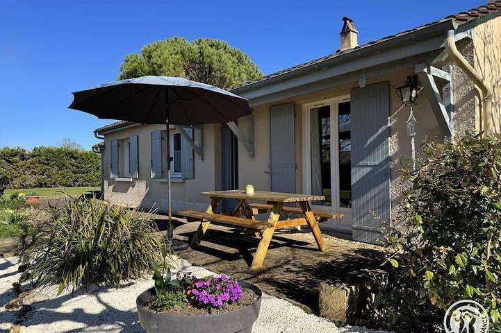 Gîte pour 4 personnes, avec jardin, animaux acceptés à Clermont-de-Beauregard