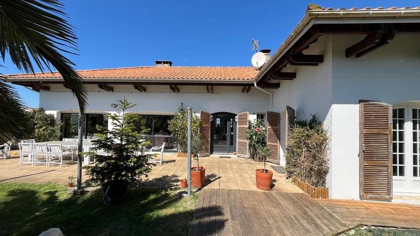 Location de vacances pour 12 personnes, avec vue et piscine ainsi que jardin et terrasse, animaux acceptés à Étaules - 4