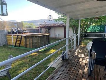 Maison de campagne pour 4 personnes, avec terrasse et jardin ainsi que piscine et vue, animaux acceptés à Ganges