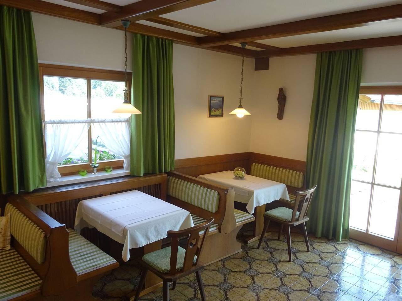 Gästehaus Pichler - Doppelzimmer mit Balkon 1 in Sankt Lorenz, Mondsee & Irrsee