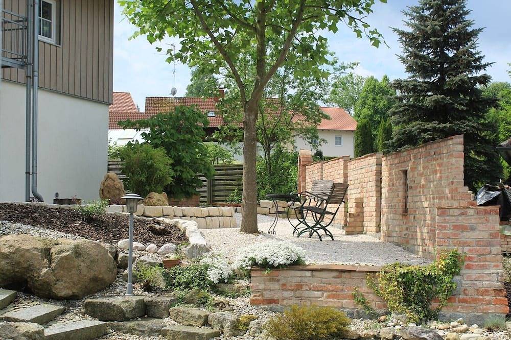 Ganze Wohnung, Komfortable 3-Zimmer-Ferienwohnung\" Clematis\" in Triftern, Ostbayern