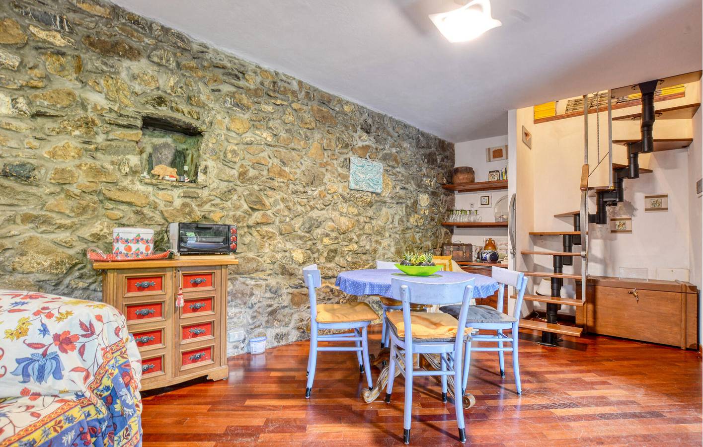 Cozy Apartment with Terrace, Parking - Near Camposoprano in Moneglia, Riviera di Levante