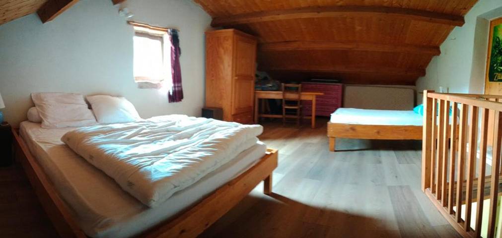 Gîte pour 6 personnes, avec vue ainsi que jardin et piscine à Lagorce - 4