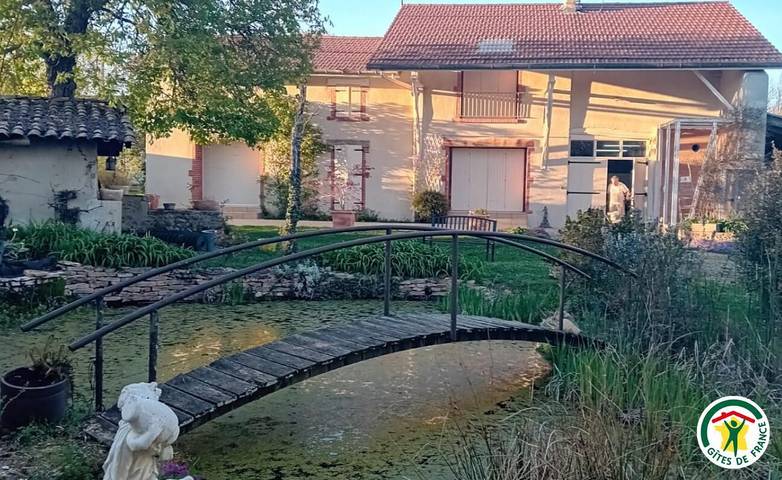Gîte pour 8 personnes, avec Terrasse et Jardin