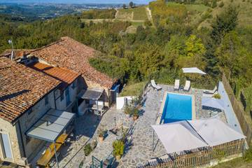 Cottage for 4 People in Clavesana, Piemont, Photo 1