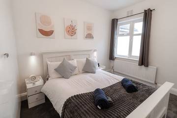 Apartment for 5 People in Bromley, London, Photo 1