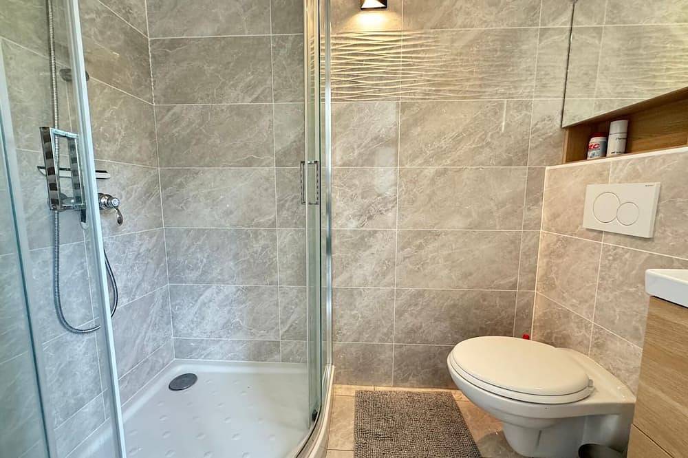 Entire apartment, Maison Confortable Avec Jardin à 15 min de Paris et 20 min de Disney in Chelles, Seine-et-Marne