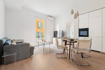 Gîte pour 4 personnes, avec balcon, adapté aux familles dans Port de Nice