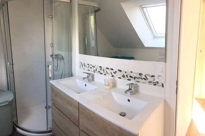 Gîte pour 4 personnes, avec terrasse dans Plage de Landrezac - 4