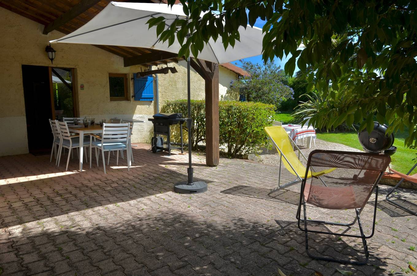 Maison de campagne 'Peyrouteau, Gîte Bucolique' avec piscine privée, terrasse et Wi-Fi in Dému, Gers
