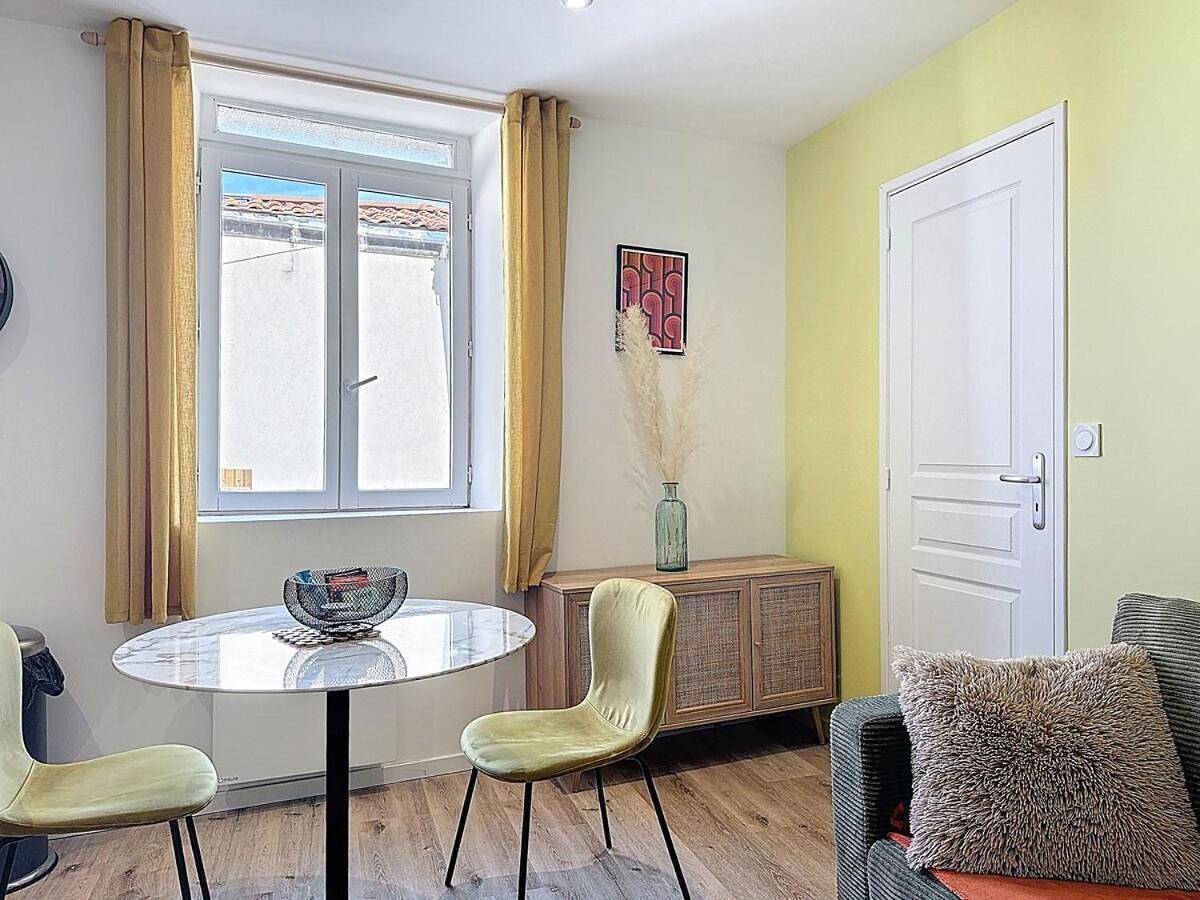 Appartement entier, Apartment in Aulnat, Région de Clermont-Ferrand