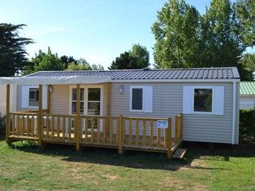 Mobil home pour 8 personnes, avec piscine et terrasse à Puy-l'Évêque