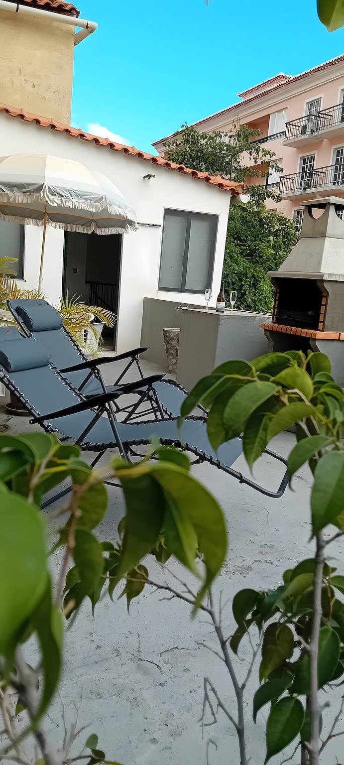 Appartamento intero, Appartamento 'Host Albina' con terrazza privata, Wi-Fi e aria condizionata in Funchal (Sé), Madeira