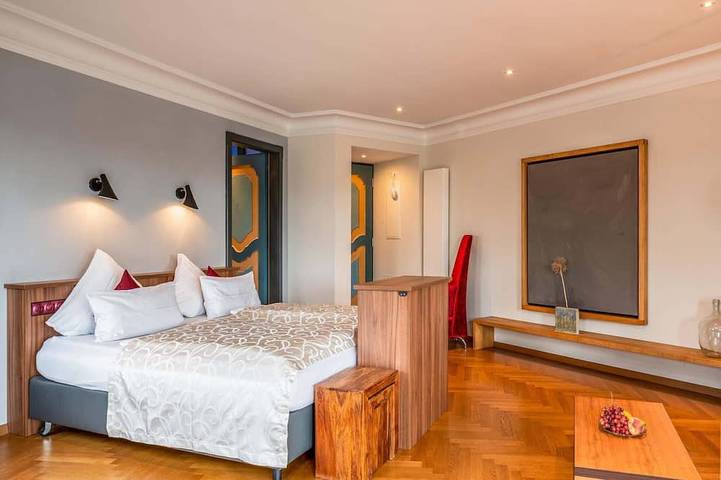 Ganze Wohnung, See-Lodge, 54 qm Erdgeschoss, kombinierter Wohn-/Schlafraum in Bad Endorf, Chiemsee