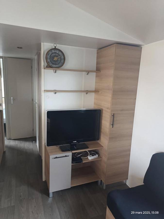 Camping pour 6 personnes, avec jacuzzi et jardin ainsi que piscine et sauna à Valras-Plage - 4