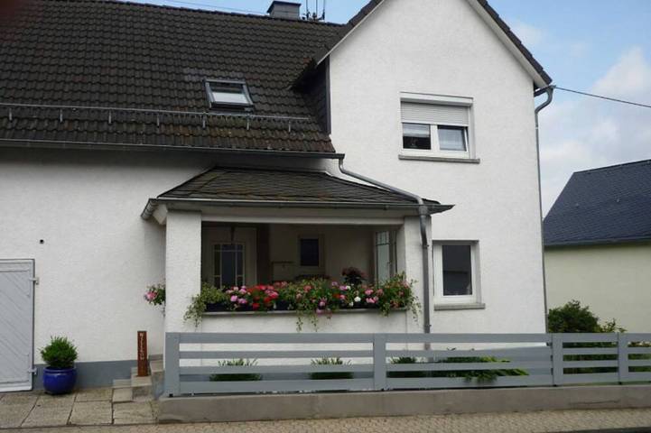 Gîte pour 5 personnes, avec balcon et jardin dans Selters