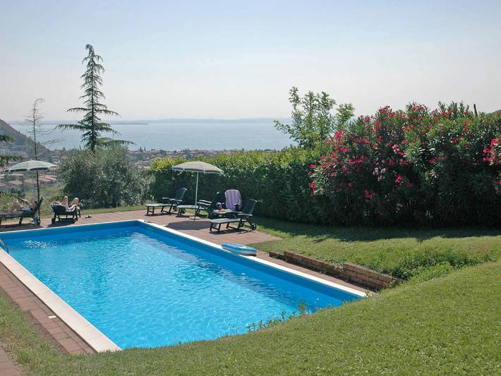 Ferienwohnung für 4 Personen, mit Terrasse und Garten in Garda - 2
