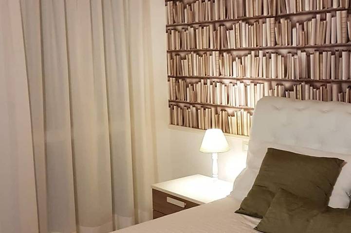 Ganze Wohnung, Montecolo Resort Drei-Zimmer-Wohnung mit herrlichem Seeblick, Schwimmbad in Manerba del Garda, Gardasee-Berge