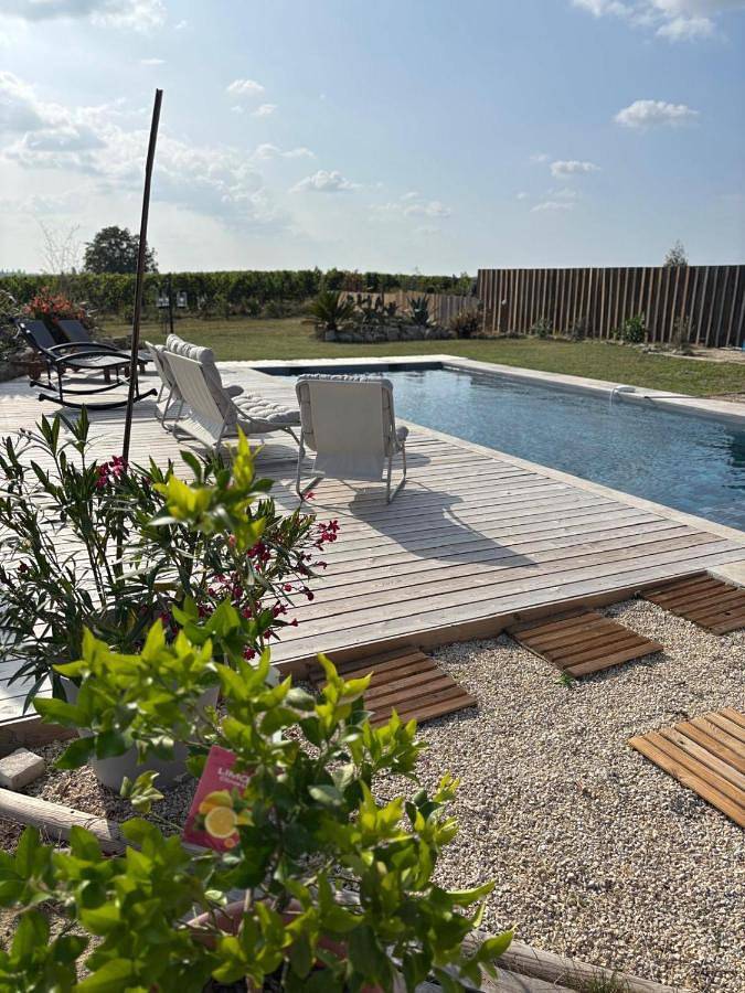 Location de vacances pour 5 personnes, avec jardin et terrasse ainsi que vue et piscine, animaux acceptés à Saint-Vivien-de-Monségur - 2