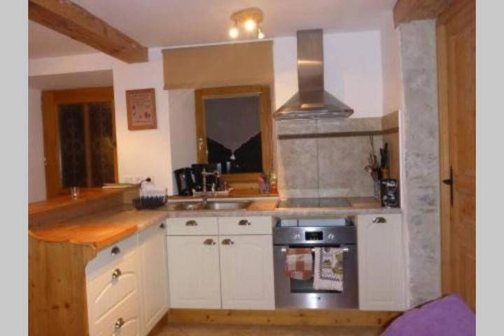 Gîte pour 4 personnes, avec vue et jardin à Montmin - 4