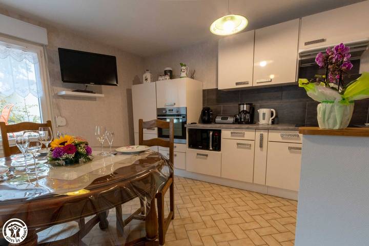 Gîte pour 3 personnes, avec terrasse dans Marne