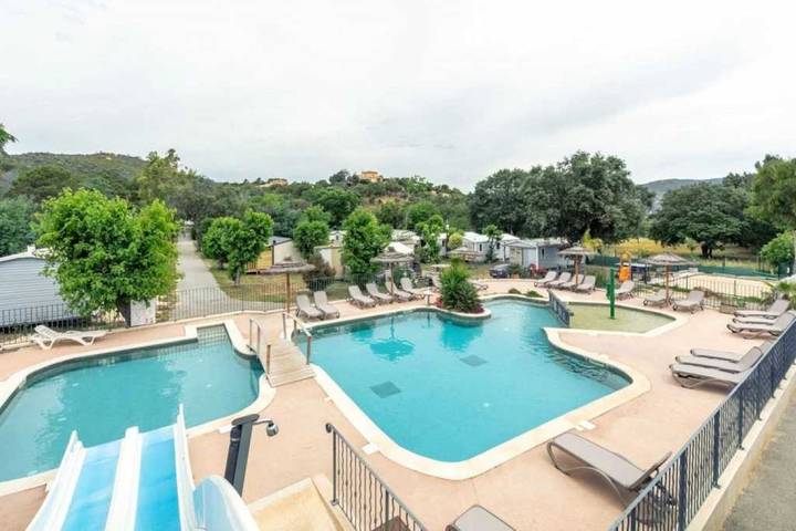 Camping pour 6 personnes, avec bassin pour enfant et sauna à Bormes-les-Mimosas - 4