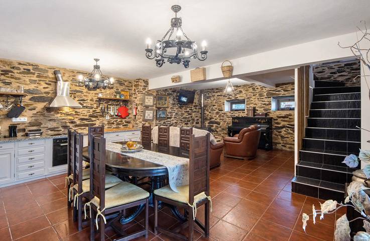 Dom dla 6 osób, z ogród, zwierzęta dozwolone w Region Centrum