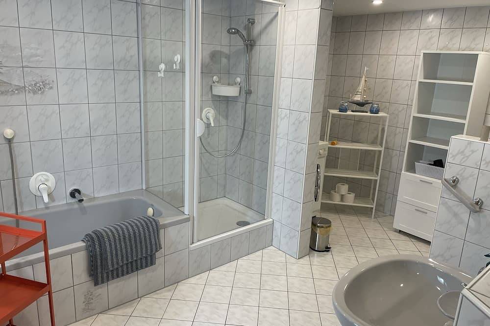 Apartamento entero, Gemütliche Ferienwohnung Direkt am Fahrrad- Wanderweg / 2 Gehminuten vom Badesee in Heiligenstadt, Franconia Suiza
