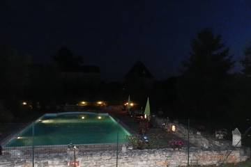 Gîte pour 5 personnes, avec piscine à Puy-l'Évêque