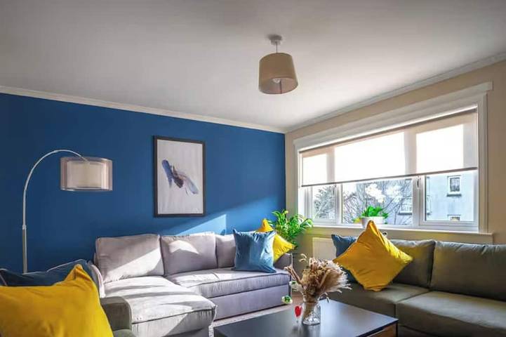 Vacation rental for 11 people, with yard, with pets in Livingston