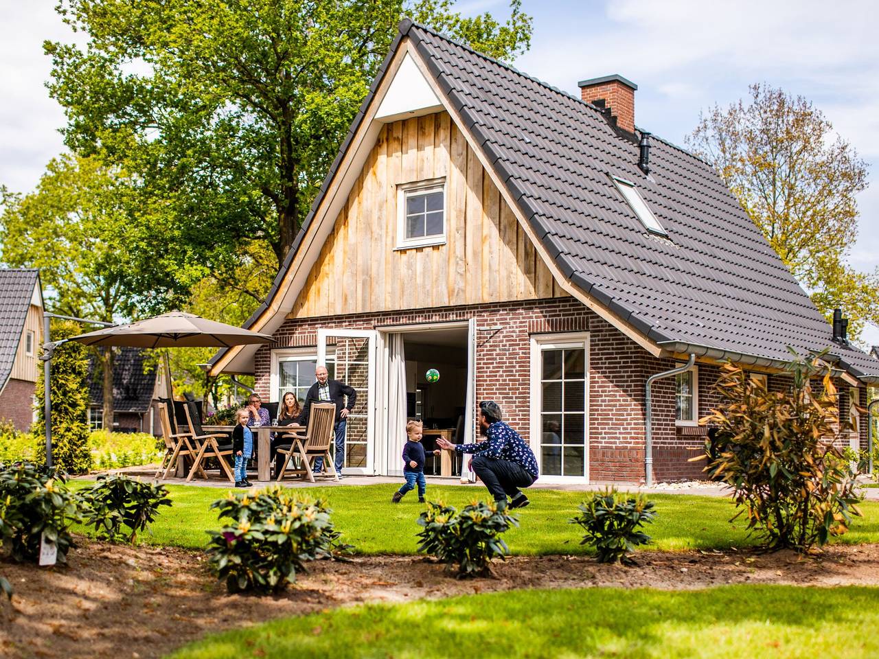 Schönes Ferienhaus mit Sprudelbad in Hellendoorn, Sallandse Heuvelrug