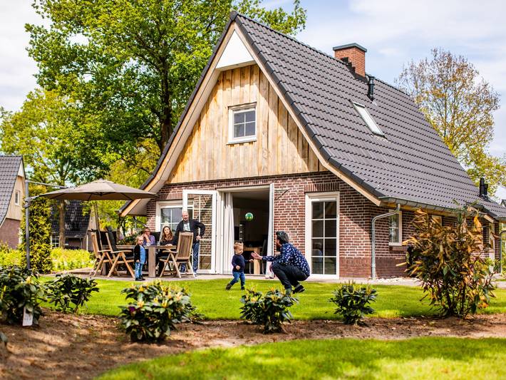 Vakantiehuis voor 6 personen, with Tuin and Zwembad as well as Sauna in Hellendoorn Gemeente