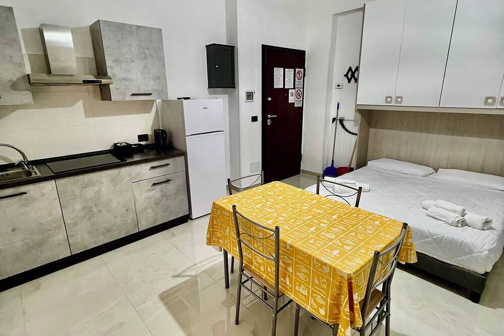 Guesthouse the barber's store in Scalea, Costa Tirrénica Calabria