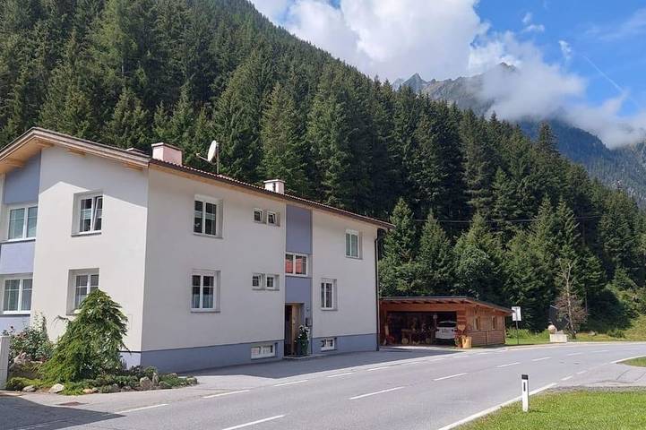 Ferienwohnung für 4 Personen, mit Terrasse im Pitztal